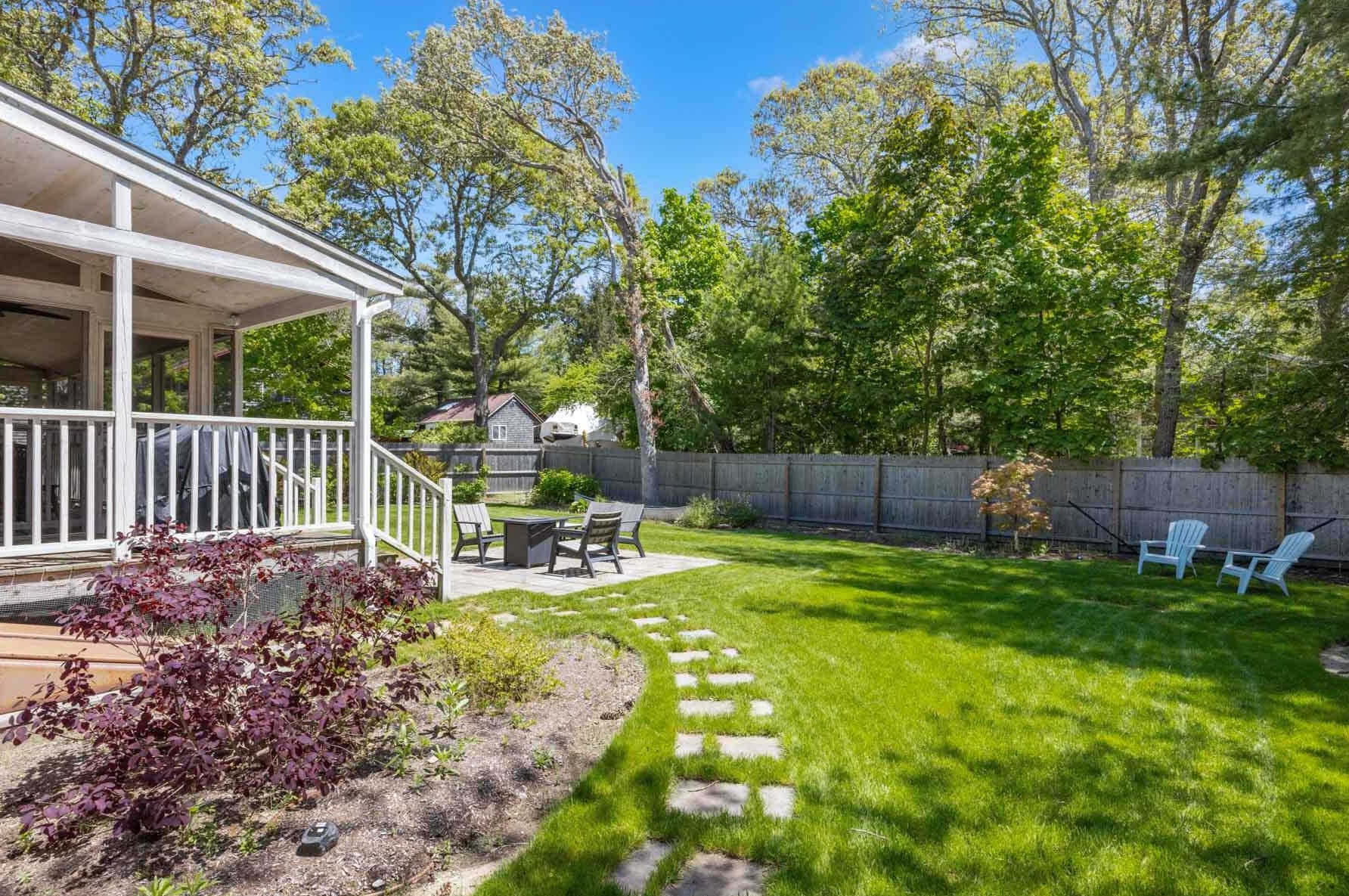 53 Carol Ln, Marthas Vineyard, MA 02539 exterior