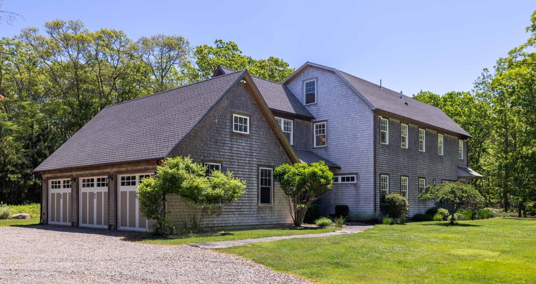 37 Memphremagog Ave, Marthas Vineyard, MA 02568 exterior