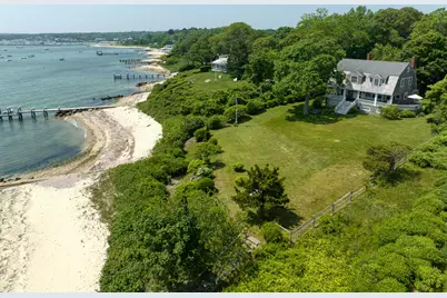 33 Goethals Way, Tisbury, MA 02568 - Photo 1