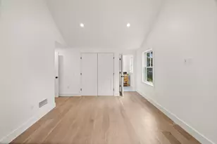 34 Davis St, Tisbury, MA 02568 - Photo 22