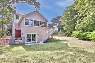 34 Davis St, Tisbury, MA 02568 - Photo 4