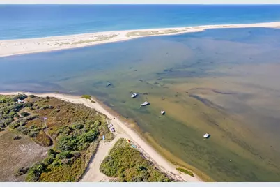 76 Washque Avenue, Edgartown, MA 02539 - Photo 46
