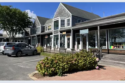 79 Beach Road Road #9, Tisbury, MA 02568 - Photo 4