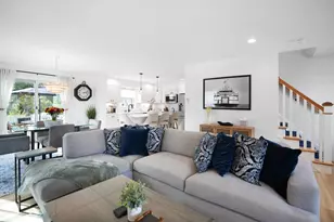 33 Lagoon Pond Rd, Tisbury, MA 02568 - Photo 8