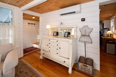 22 Montgomery Square, Oak Bluffs, MA 02557 - Photo 8