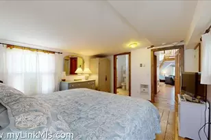 37 Circuit Ave, Oak Bluffs, MA 02557 - Photo 8