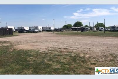 63 W County Road 4017 Road, La Pryor, TX 78872 - Photo 4