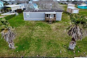 71 Betty St, Port Lavaca, TX 77979 - Photo 2