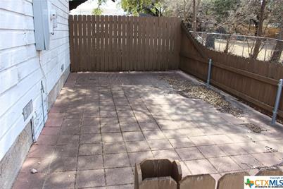 306 E Avenue D, Copperas Cove, TX 76522 - Photo 2