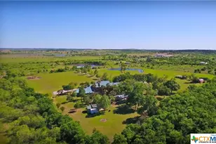 321 Weiss Rd, New Braunfels, TX 78130 - Photo 2