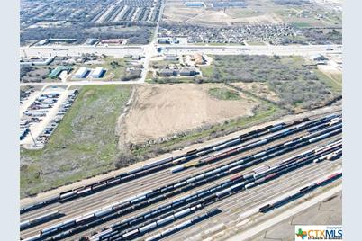 1303 N 31st St, Temple, TX 76504 - Photo 6