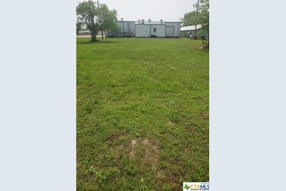 303-309 W Austin Avenue, Seadrift, TX 77983 - Photo 4