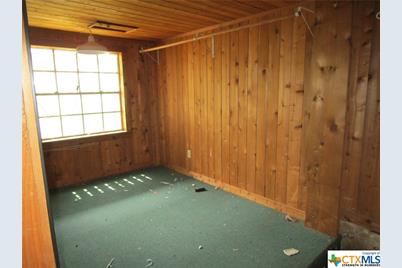 1203 N Walnut Avenue, New Braunfels, TX 78130 - Photo 34