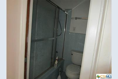 1203 N Walnut Avenue, New Braunfels, TX 78130 - Photo 22