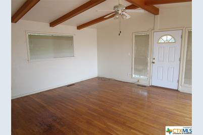 1203 N Walnut Avenue, New Braunfels, TX 78130 - Photo 28