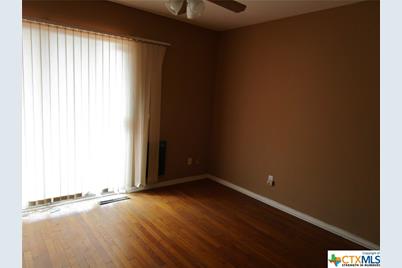 1203 N Walnut Avenue, New Braunfels, TX 78130 - Photo 30