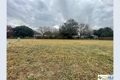 313 Club View, Seguin, TX 78155 - Photo 1