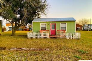 215 W Adams Ave, Port O'Connor, TX 77982 - Photo 6