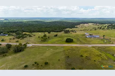 320 S Waterbuck Way, Lampasas, TX 76550 - Photo 2
