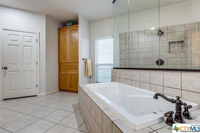 8177 Boenig Road, Seguin, TX 78155 - Photo 16