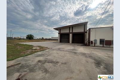 205 Profit Drive, Victoria, TX 77901 - Photo 36