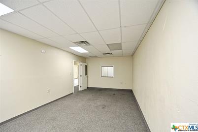 109 N River Street, Seguin, TX 78155 - Photo 36