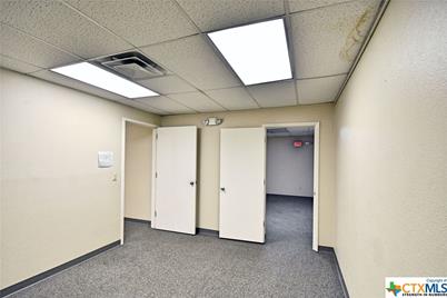 109 N River Street, Seguin, TX 78155 - Photo 30