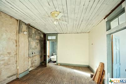 107 N Austin Street, Seguin, TX 78155 - Photo 22