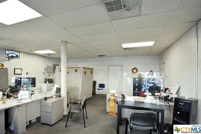 107 N Austin Street, Seguin, TX 78155 - Photo 4