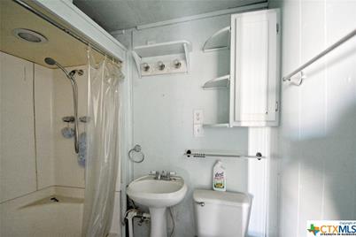 107 N Austin Street, Seguin, TX 78155 - Photo 10