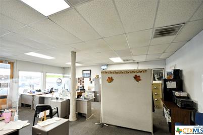 107 N Austin Street, Seguin, TX 78155 - Photo 6