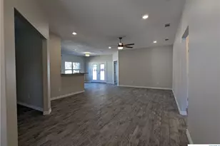 407 Gamel St, Lampasas, TX 76550 - Photo 4