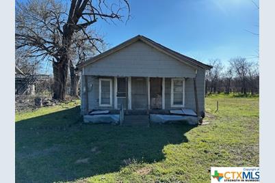 1705 W 12th Street, Cameron, TX 76520 - Photo 1