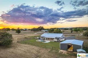 345 Laguna Rd, Bandera, TX 78003 - Photo 2