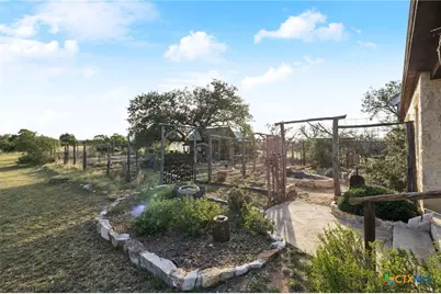 1900 Granite Springs Dr., Fredericksburg, TX 78624 - Photo 10