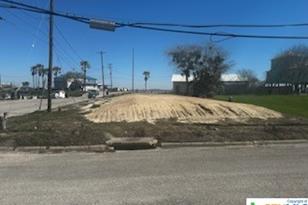 507 Fulton St, Port Lavaca, TX 77979 - Photo 1