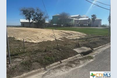 507 Fulton Street, Port Lavaca, TX 77979 - Photo 2