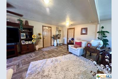 402 Dunn Street, Yoakum, TX 77995 - Photo 6