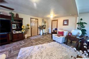 402 Dunn St, Yoakum, TX 77995 - Photo 6