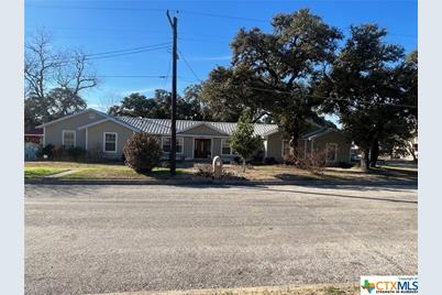 402 Dunn Street, Yoakum, TX 77995 - Photo 42