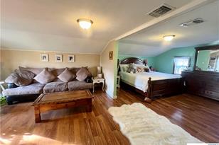 402 Dunn St, Yoakum, TX 77995 - Photo 20