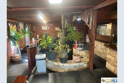 402 Dunn Street, Yoakum, TX 77995 - Photo 38