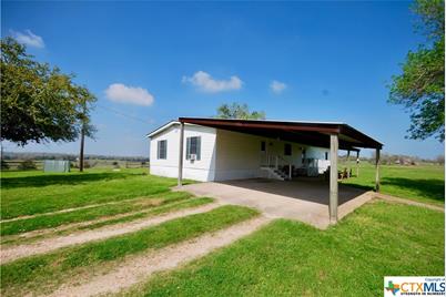 2301 E US Highway 90, Flatonia, TX 78941 - Photo 14