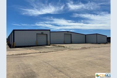 206 E Anaqua Avenue, Victoria, TX 77901 - Photo 2