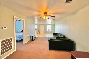 512 W Adams St, Port O'Connor, TX 77982 - Photo 10