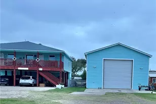 512 W Adams St, Port O'Connor, TX 77982 - Photo 4