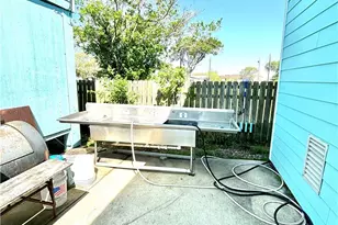 512 W Adams St, Port O'Connor, TX 77982 - Photo 24