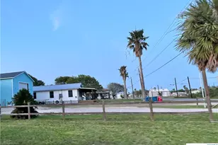 512 W Adams St, Port O'Connor, TX 77982 - Photo 20