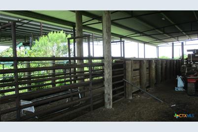 6018 County Road 18, Damon, TX 77430 - Photo 30