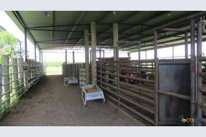 6018 County Road 18, Damon, TX 77430 - Photo 6